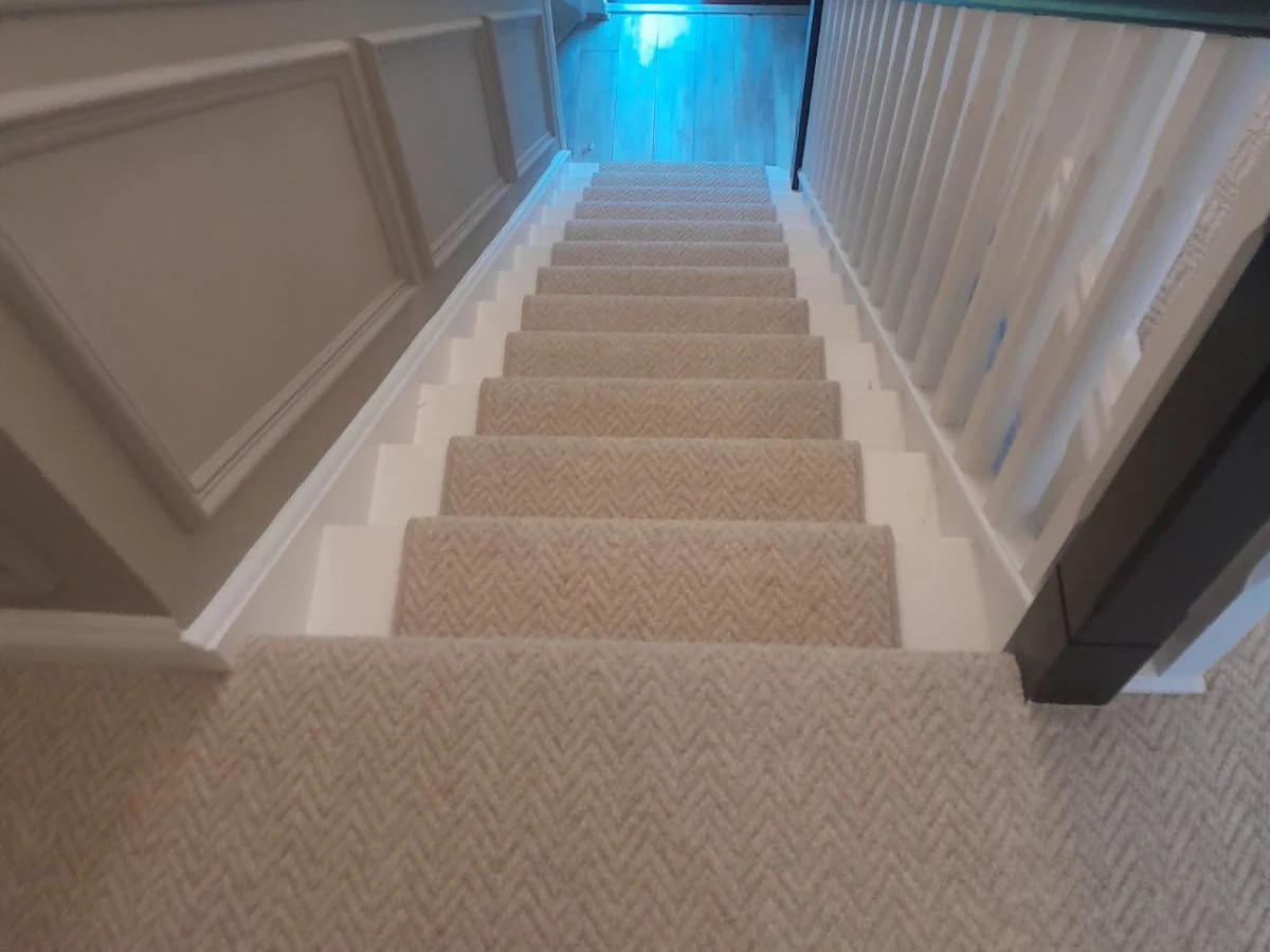 landing-carpet-herringbone-beige-newcastle-foxglove-flooring Beige herringbone carpet across the landing and stairs, Newcastle
